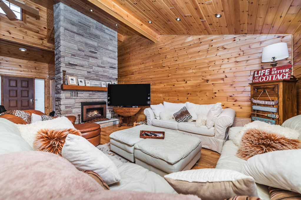 Avalon | All-Season Luxury Cottage on Lake Simcoe
